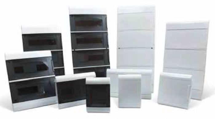 LINEA CUADROS Y CENTROS DE INTERRUPTORES DE EMPOTRAR ORO BOX